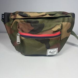 Herschel Supply Co Bag Seventeen Belt Mens OS Green Camo Zipper Fanny Pack Hip